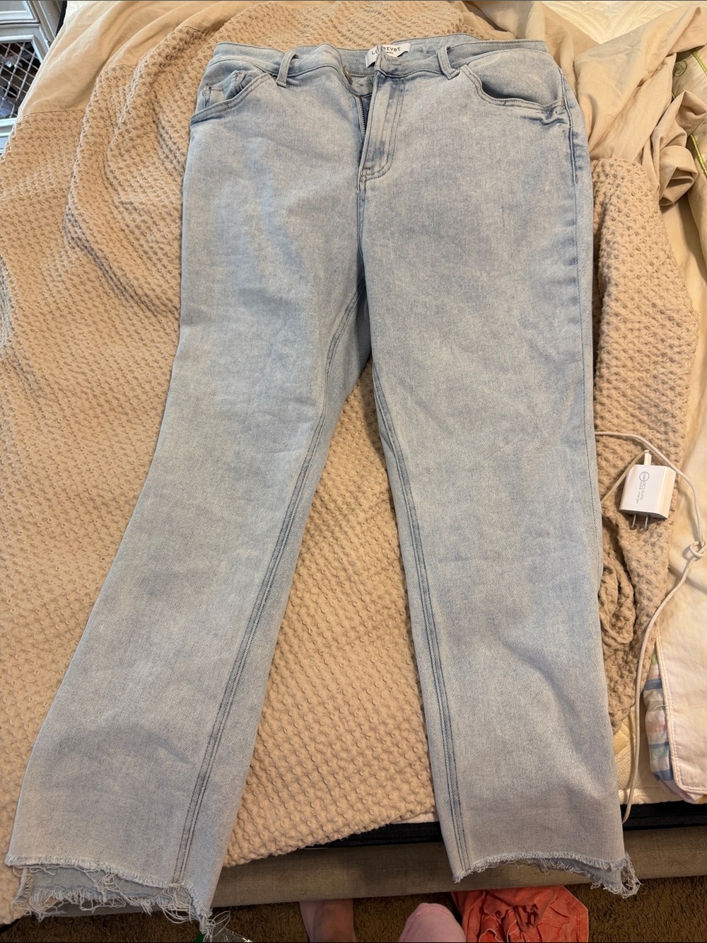 Light Wash Women's Jeans - Relaxed Straight Fit